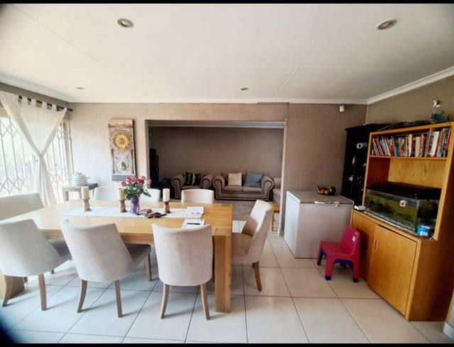 4 BEDROOM HOUSE FOR SALE IN HEUWELOORD